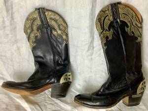 lot 24 image: Vintage Laredo Leather Cowboy Boots Size 8B
