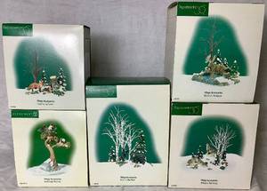 lot 293 image: Dept 56 Village Accessories - Animals Bundle