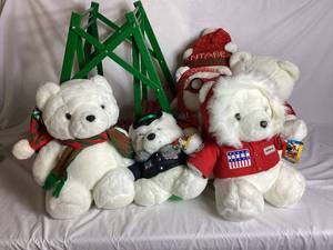 lot 281 image: 1980s Santa Bear Collection and Santa Bear Display Swing - Including 1985 Original Santa Bear