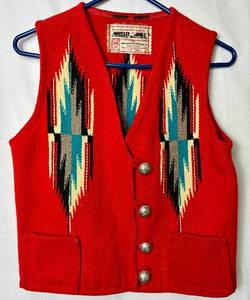 lot 18 image: Vintage Chimayo 100% Wool Vest
