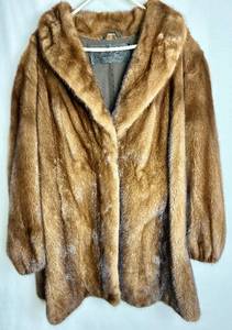 lot 10 image: Marshall Fields Natural Female Demi Buff Mink 34 Coat, Hooks and Eye Closures and Cuffed Sleeve Finish