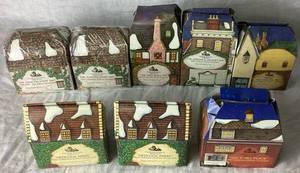 lot 327 image: Dept 56 Charles Dickens Heritage Ornaments