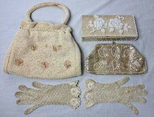 lot 153 image: 3 Vintage Beaded Clutches and Crochet Gloves