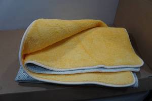 lot 4 image: Plush Area Rug - 6x4