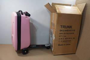 lot 17 image: iuBest Scooter Luggage for Kids