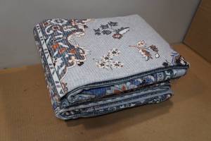 lot 19 image: Washable Area Rug - 9x6