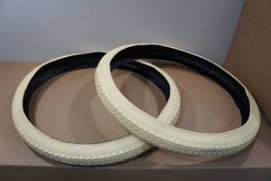 lot 38 image: Simeiqi 2-Pack 26x2.125 Beach Cruiser Bike Tires Without Inner Tubes  - Cream