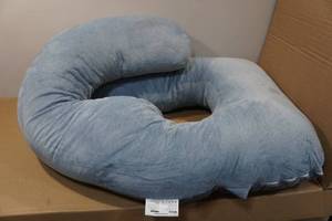 lot 45 image: Chilling Home Multi-Support Body Pillow
