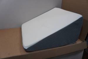 lot 56 image: Pillow Wedge - 24x24x12