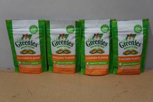 lot 63 image: 4 Feline Greenies Smartbites Treats for Cats - 2.1oz