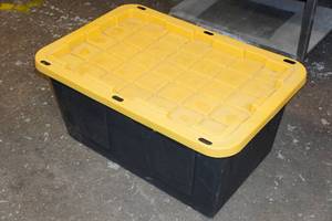 lot 135 image: Large Tote with Lid