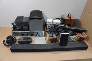 lot 144 image: Assorted Electronics