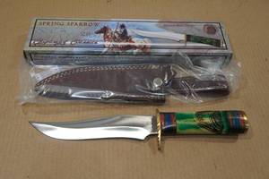 lot 153 image: Chipaway Classics Spring Sparrow Knife