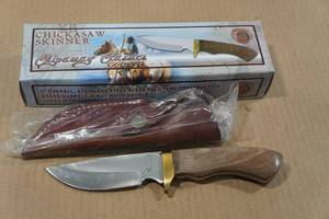 lot 158 image: Chipaway Classics Chickasaw Skinner Knife