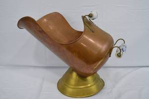 lot 41 image: Vintage Copper Coal Scuttle