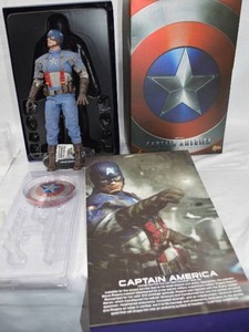 lot 50 image: Captain America Action Figure, Limited Addition