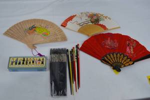 lot 88 image: Collection of Vietnamese Wooden and Porcelain Pieces