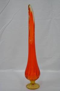lot 99 image: Vintage LE Smith Amberina Swung Glass Vase