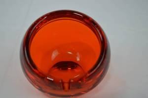 lot 100 image: Vintage Mid-Century Modern Viking Glass Persimmon Orb Ashtray
