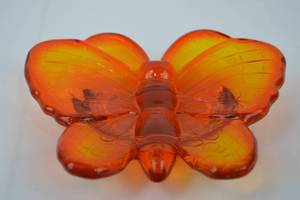 lot 104 image: Vintage Viking Art Glass Amberina Persimmon Butterfly