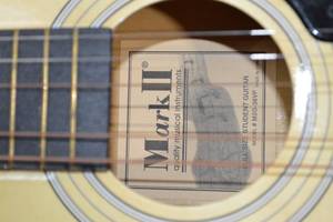 lot 181 image: Mark II Learn & Play Acoustic Guitar wAccessories