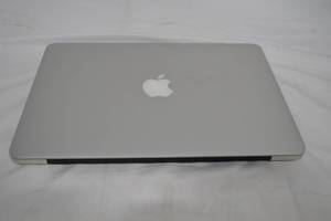 lot 189 image: Apple Mac Book Pro Line Laptop