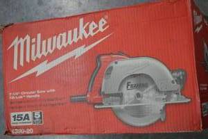 lot 196 image: Milwaukee 7-14 Circular Saw with Tilt-Lok Handle