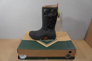 lot 8 image: Muck Boots Mens Apex Pro Arctic Grip Boots - Size 7