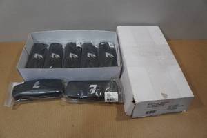lot 56 image: 7 NEW 7 Fam Beverly Glasses with Case