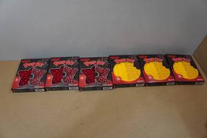 lot 81 image: 6 Stranger Things Pop Its