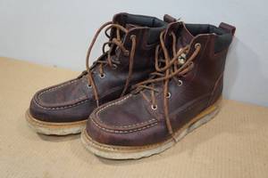 lot 17 image: Irish Setter Mens Ashby 6 Work Boots Style 83605 - Size 9.5