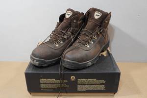 lot 18 image: Irish Setter Mens Ely Work Boots Style 83608 - Size 10.5