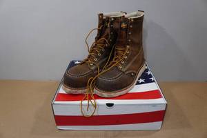 lot 25 image: Thorogood Mens Work Boots - Size 10.5