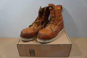 lot 27 image: Thorogood Mens Work Boots - Size 11