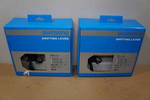 lot 33 image: 2 Shimano Shifting Levers - SL-M4100-R