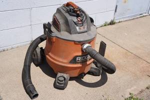 lot 1J image: Ridgid NXT WetDry Vac