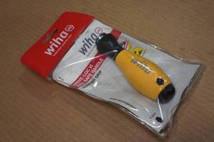 lot 40 image: Wiha Drive-Loc VI ESD Safe Handle