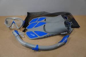 lot 45 image: Cressi Blulove Adult Snorkel Set - Fin Size MLXL 9-13