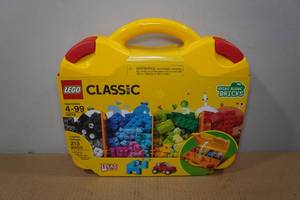 lot 121 image: Lego Classic Building Kit