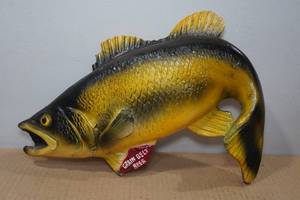 lot 130 image: Vintage Grain Belt Beer Chalkware Fish