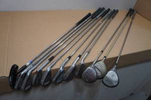 lot 133 image: Assorted Right Hand Golf Clubs