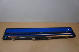 lot 135 image: Victory Pool Cue