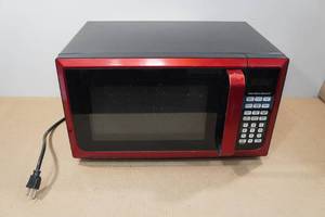 lot 149 image: Hamilton Beach Microwave