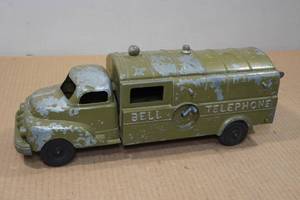 lot 184 image: Vintage Hubley Bell Telephone Toy Truck