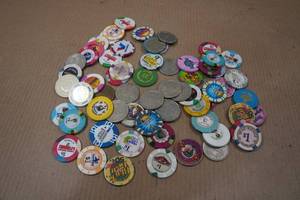 lot 194 image: Assorted Coins and Poker Chips