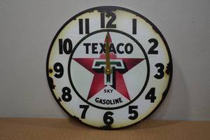 lot 196 image: Texaco Gas Retro Style 8 Clock