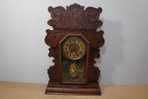 lot 207 image: Antique Ingraham Mantle Gingerbread Clock with Key