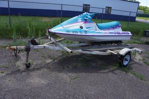 lot 1 image: 1994 Polaris SLT750 Jet Ski