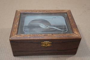 lot 239 image: Oak Storage Box with Etched Glass