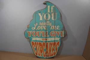 lot 249 image: Wooden Cupcake Sign
